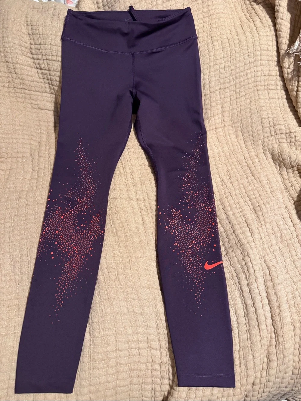 Nike women Purple Leggings with Pink Speckle Accent like new